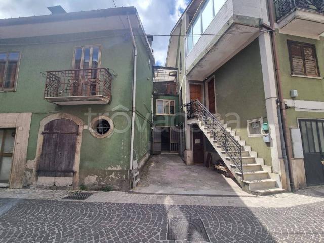 Casa indipendente in vendita a Volturara Irpina via Vincenzo Pennetti, 19