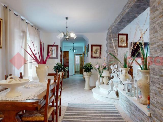 Casa indipendente in vendita a Vagli Sotto