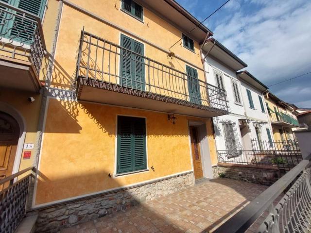 Casa indipendente in vendita a Vaiano PO