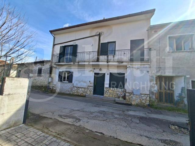 Casa indipendente in vendita a Vairano Patenora