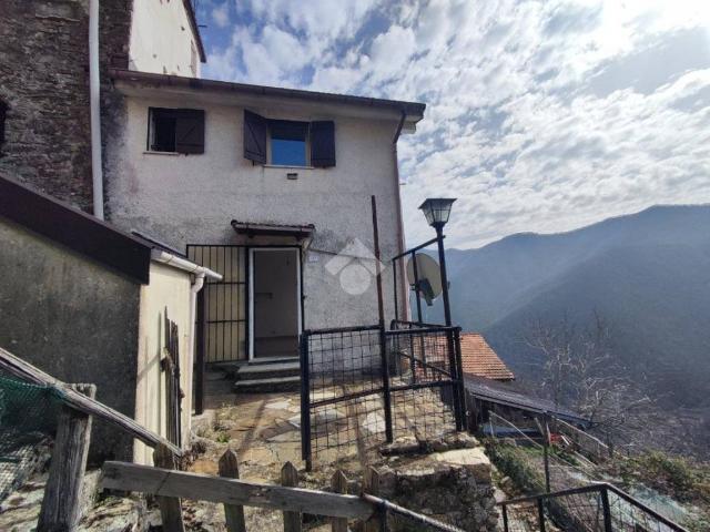 Casa indipendente in vendita a Valbrevenna GE