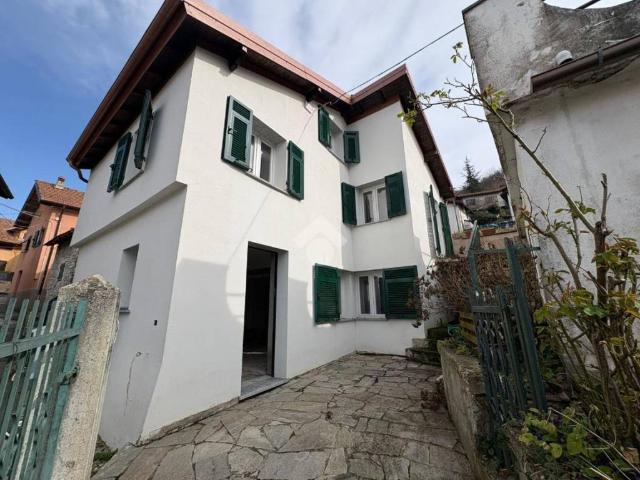Casa indipendente in vendita a Valbrevenna GE