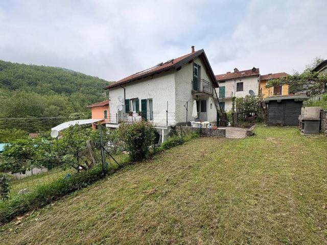 Casa indipendente in vendita a Valbrevenna GE