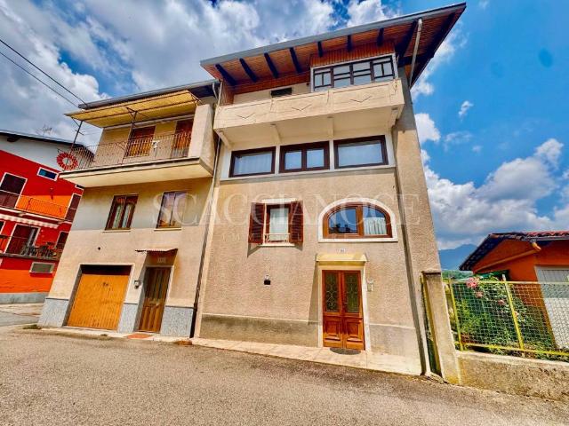 Casa indipendente in vendita a Valdilana