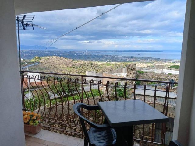 Casa indipendente in vendita a Valdina ME