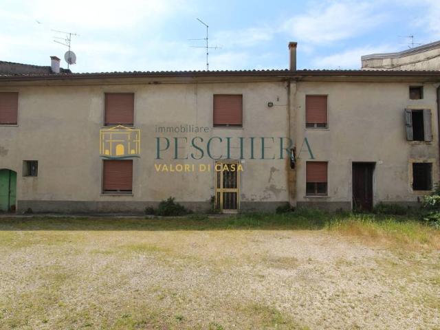 Casa indipendente in vendita a Valeggio sul Mincio