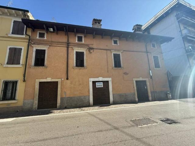 Casa indipendente in vendita a Valeggio sul Mincio VR