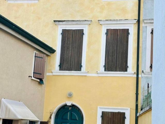 Casa indipendente in vendita a Valeggio sul Mincio VR