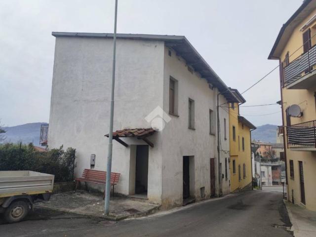 Casa indipendente in vendita a Valfabbrica PG