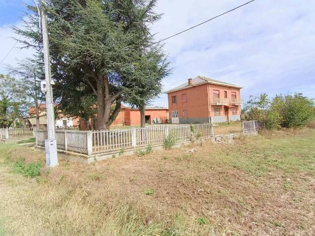 Casa indipendente in vendita a Valfenera AT