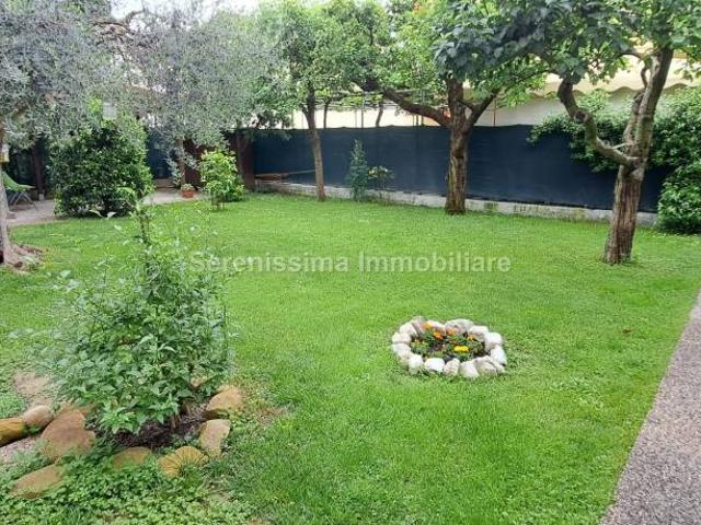 Casa indipendente in vendita a Vallefoglia