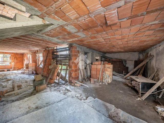 Casa indipendente in vendita a Vallelaghi via al castel romano, 4
