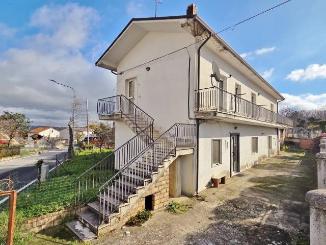 Casa Indipendente in vendita a Vallesaccarda