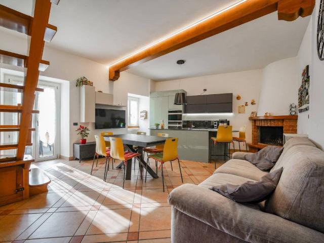 Casa indipendente in vendita a Valmadrera LC