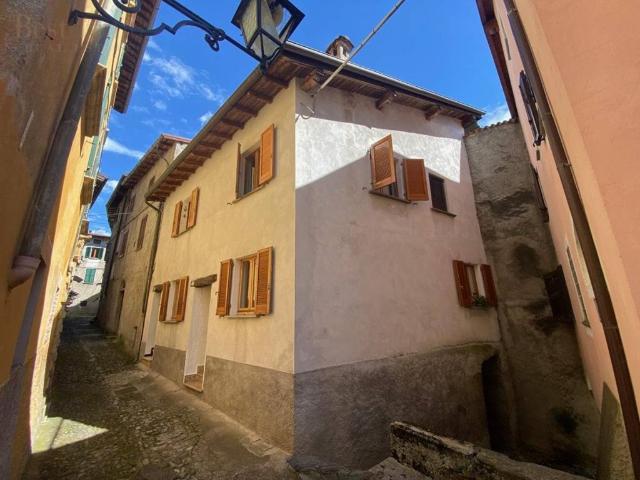 Casa indipendente in vendita a Valsolda CO