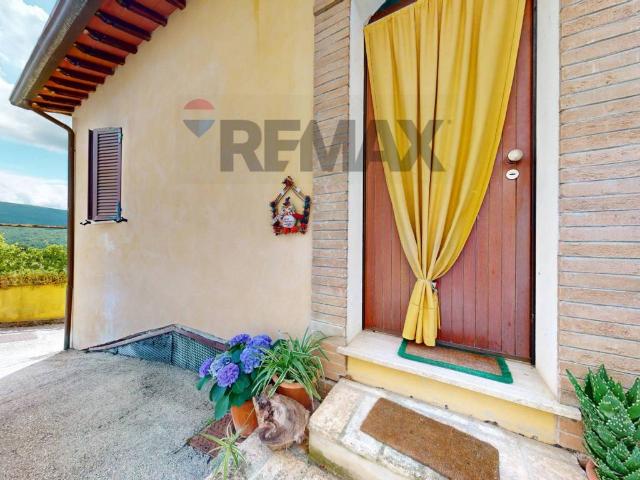 Casa indipendente in vendita a Valtopina