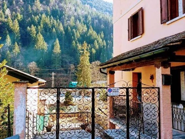 Casa indipendente in vendita a Vanzone con San Carlo VB