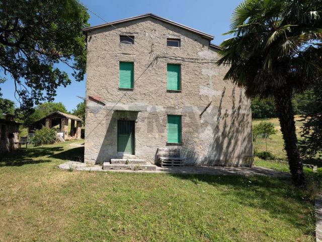Casa indipendente in vendita a Varano De' Melegari