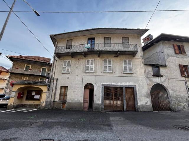 Casa indipendente in vendita a Varallo VC