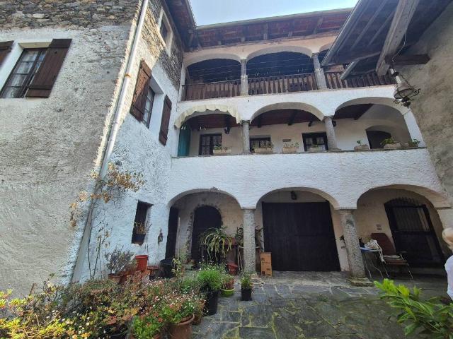 Casa indipendente in vendita a Varallo VC