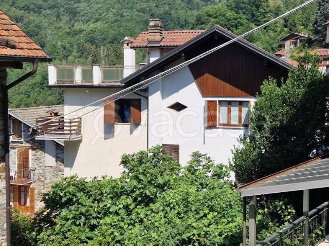 Casa indipendente in vendita a Varallo via Centro