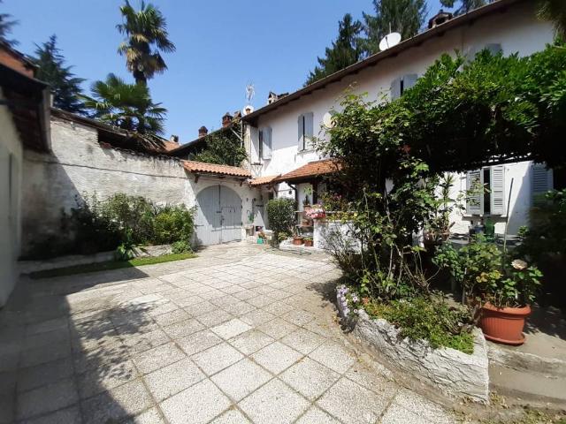Casa indipendente in vendita a Varallo Pombia NO