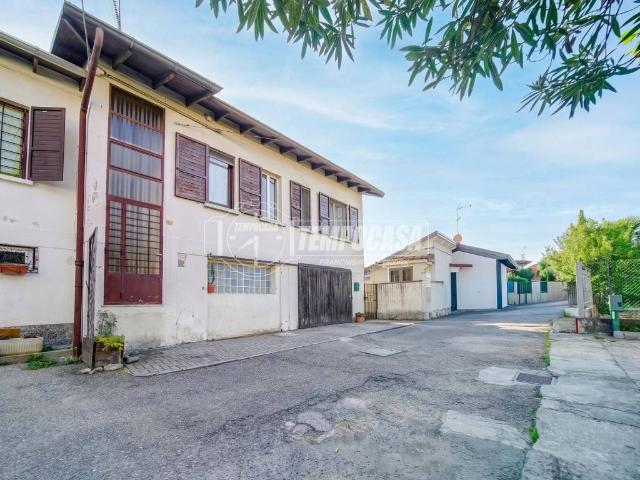 Casa indipendente in vendita a Varallo Pombia NO