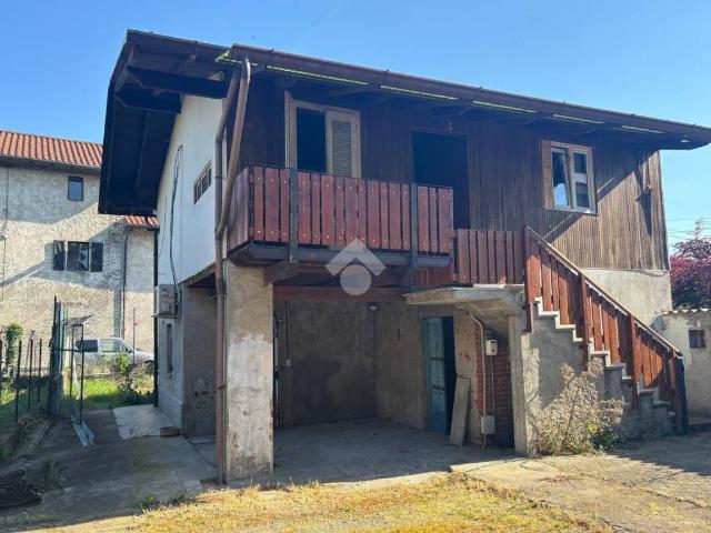 Casa indipendente in vendita a Varallo Pombia NO