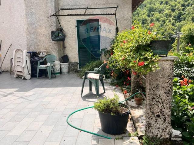Casa indipendente in vendita a Varese Ligure