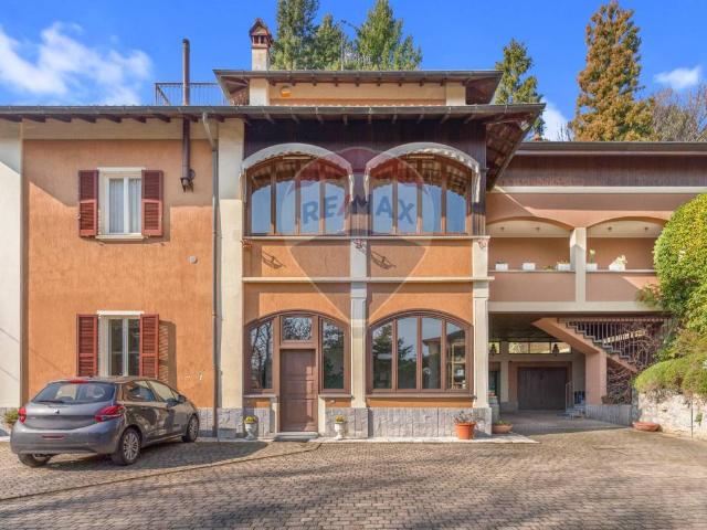 Casa indipendente in vendita a Varese VA