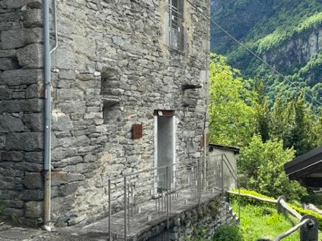 Casa indipendente in vendita a Varzo