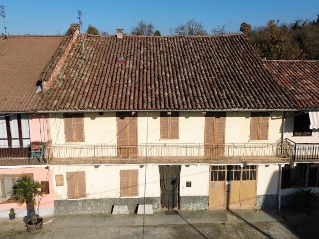 Casa indipendente in vendita a Vezza d'Alba CN
