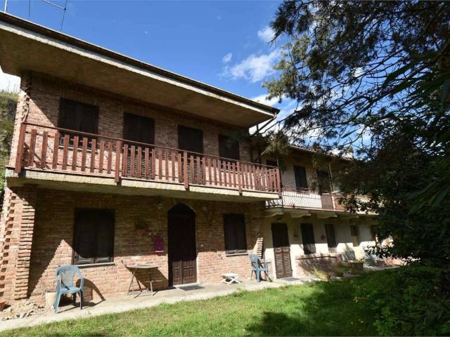 Casa indipendente in vendita a Vezza d'Alba CN