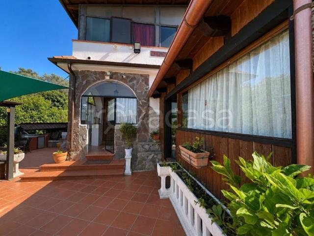 Casa indipendente in vendita a Vezzano Ligure via Corongiola, 5