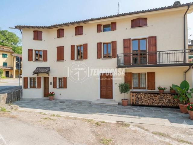 Casa indipendente in vendita a Vezzano Sul Crostolo