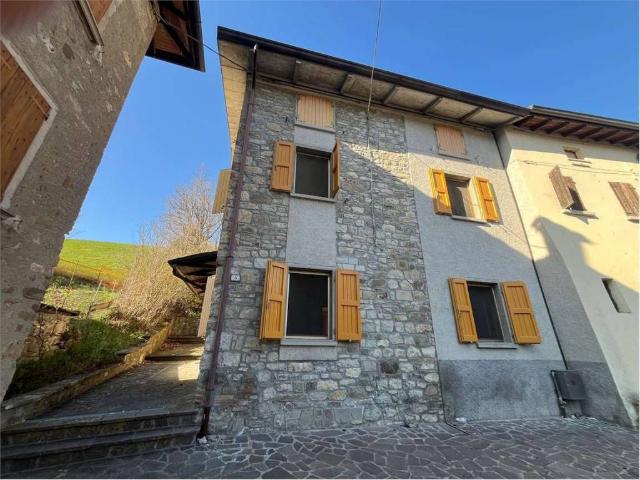 Casa indipendente in vendita a Vezzano sul Crostolo RE