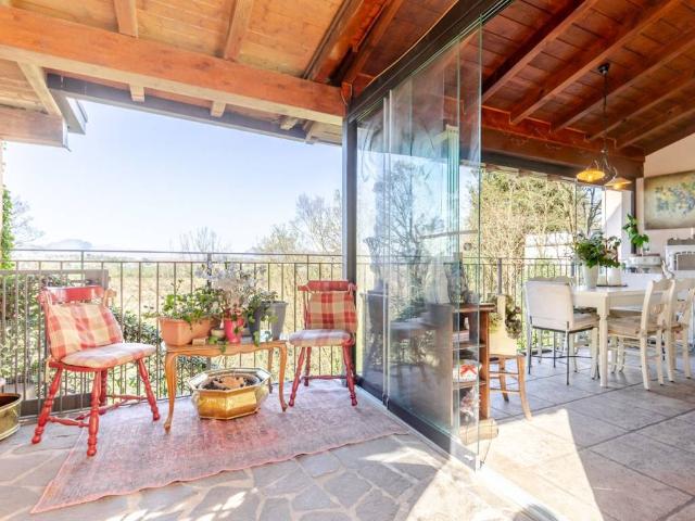 Casa indipendente in vendita a Vedano Olona VA