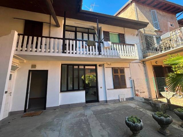 Casa indipendente in vendita a Vedano Olona VA