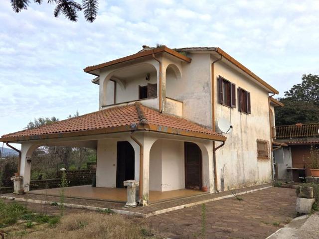 Casa indipendente in vendita a Velletri RM