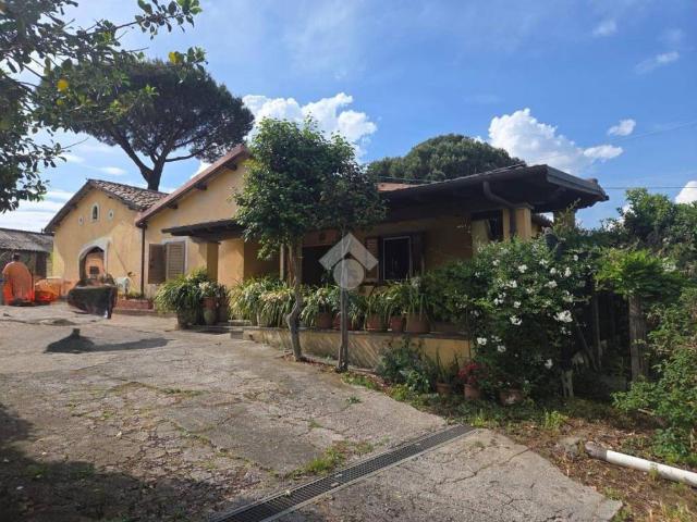 Casa indipendente in vendita a Velletri RM