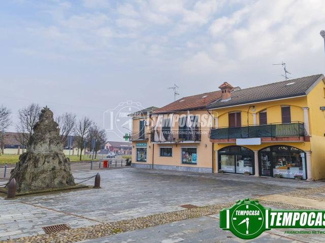 Casa indipendente in vendita a Vellezzo Bellini