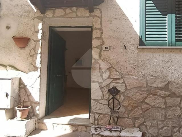 Casa indipendente in vendita a Ventosa, Santi Cosma e Damiano
