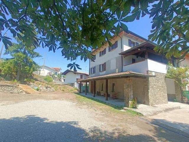 Casa indipendente in vendita a Ventasso RE