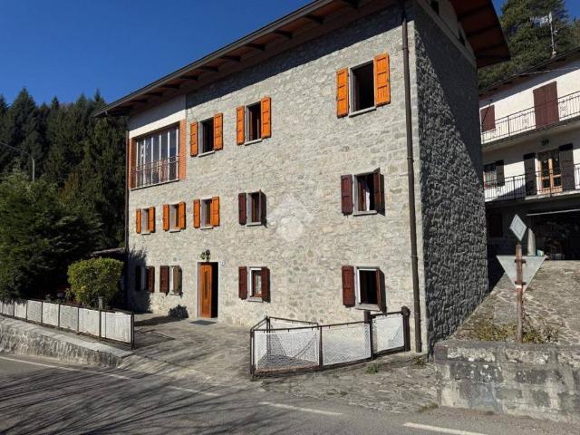 Casa indipendente in vendita a Ventasso RE