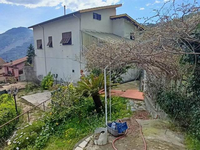 Casa indipendente in vendita a Ventimiglia