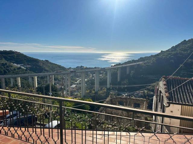 Casa indipendente in vendita a Ventimiglia