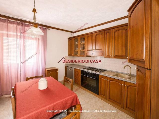 Casa indipendente in vendita a Ventimiglia di Sicilia via Vittorio Emanuele, 41