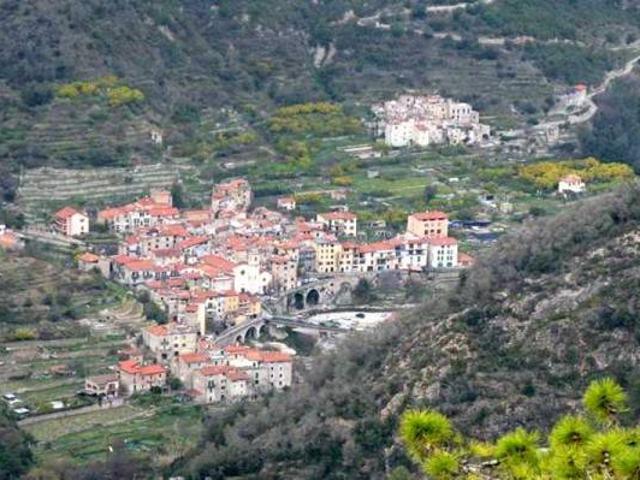 Casa indipendente in vendita a Ventimiglia IM