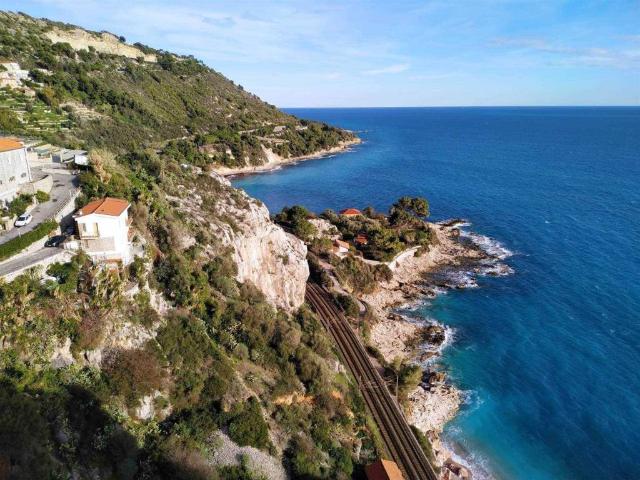 Casa indipendente in vendita a Ventimiglia IM