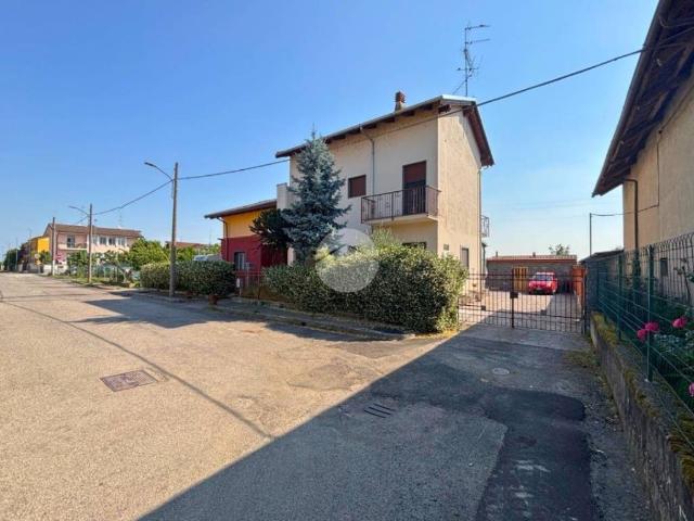 Casa indipendente in vendita a Vercelli VC